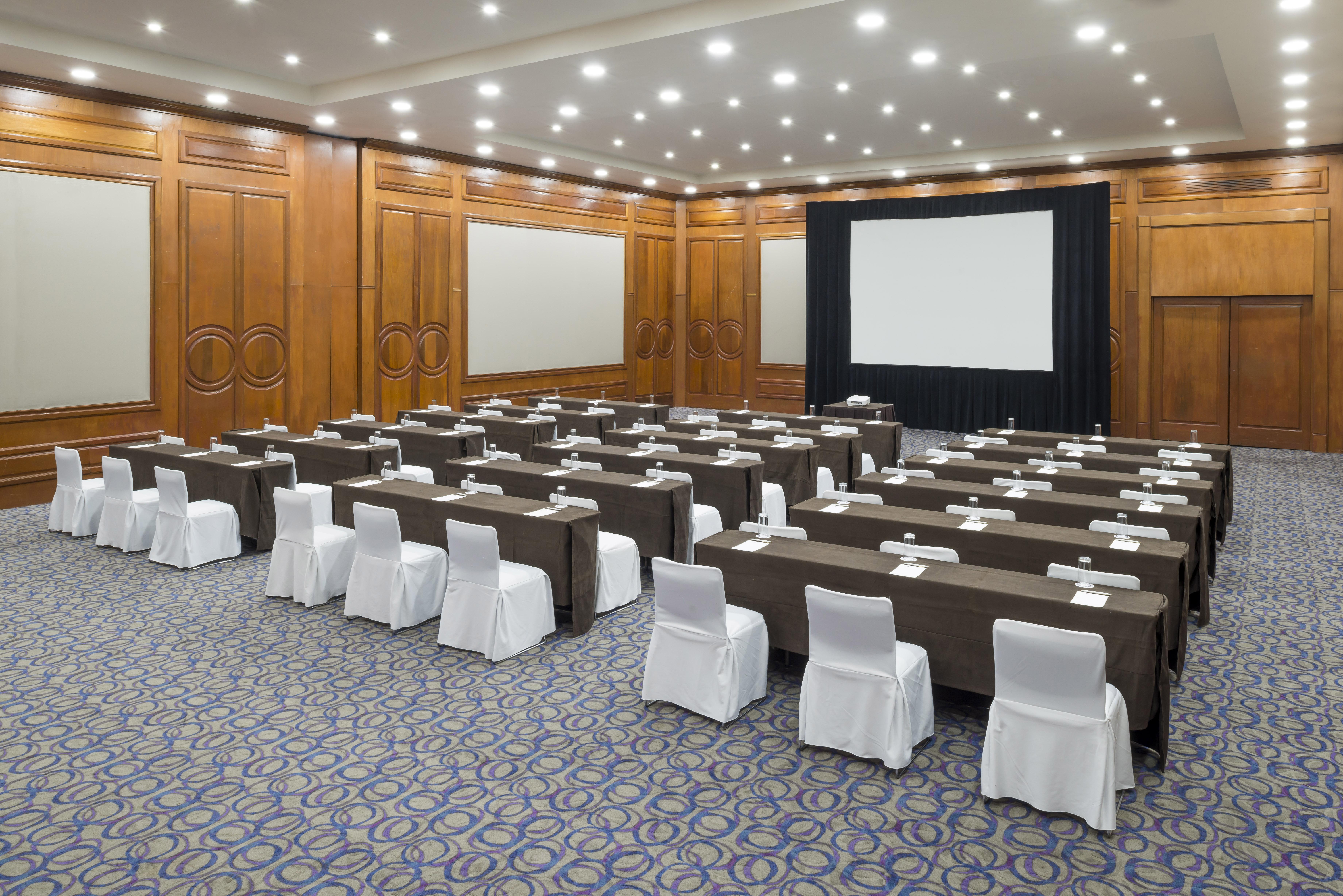 Camino Real Guadalajara Hotell Zapopan Eksteriør bilde A typical conference room