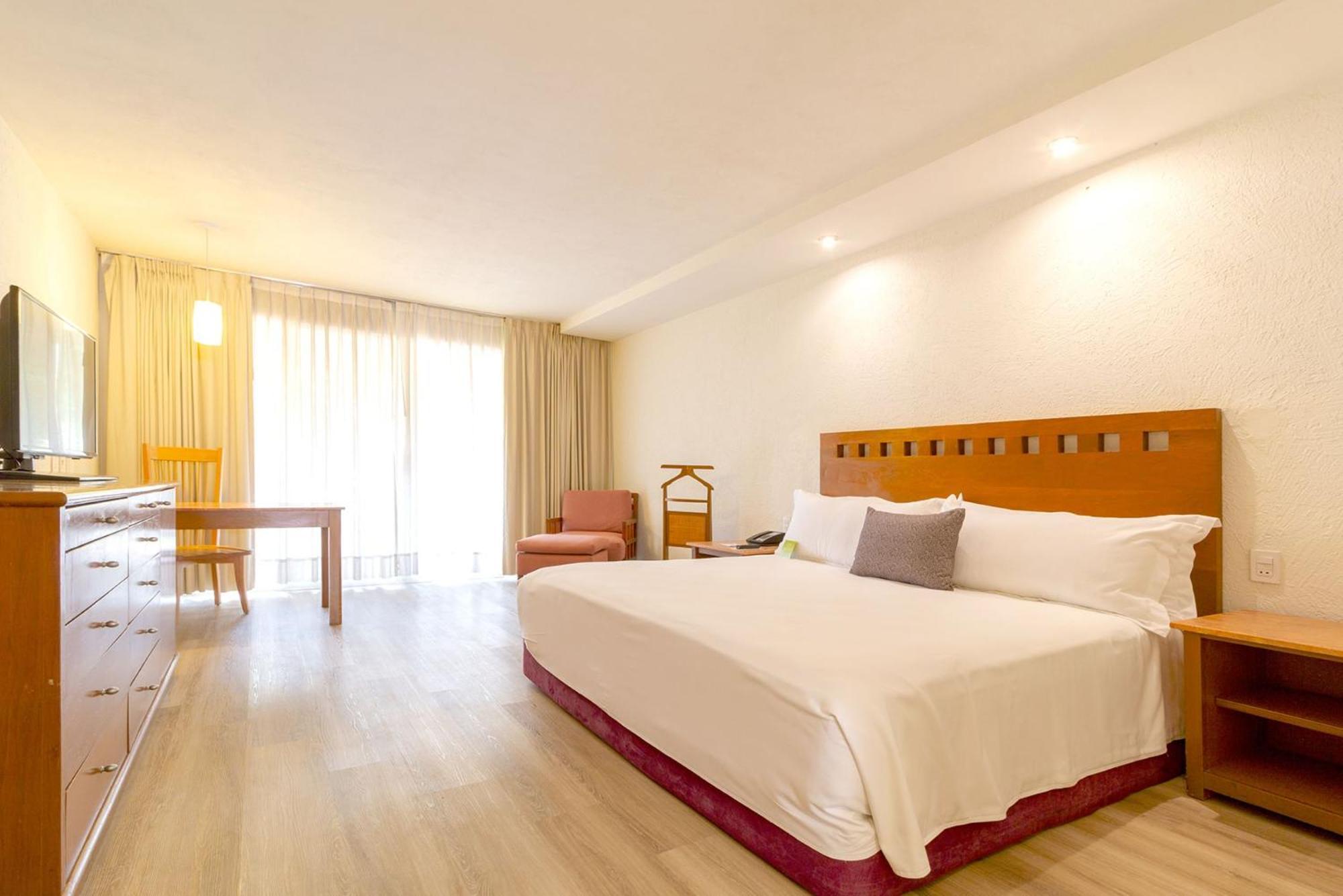 Camino Real Guadalajara Hotell Zapopan Eksteriør bilde A room at the hotel